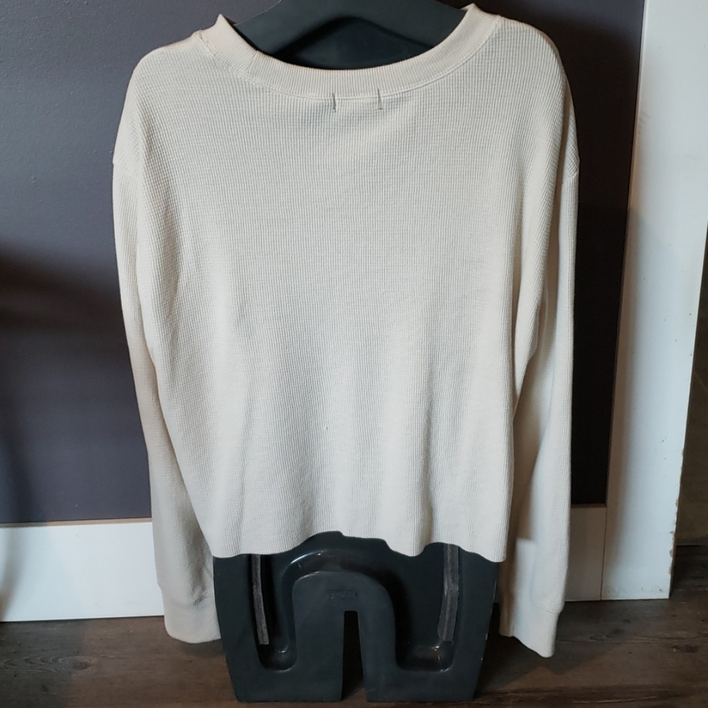 Alternative crop pullover - Picture 2 of 3